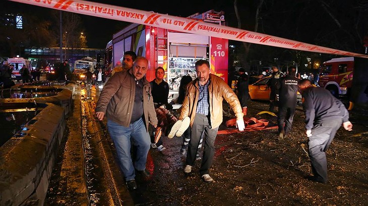 Число погибших в результате теракта в Анкаре возросло до 37 человек  - ảnh 1